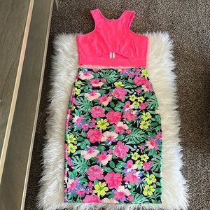 Bright colored outfit. Long pencil skirt and crop top